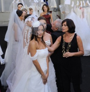 prove di nozze con l'abito da sposa